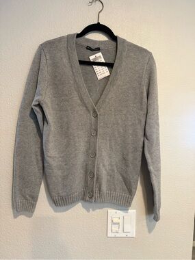 Brandy Melville Gray Button-Up V-Neck Cardigan NWT One Size